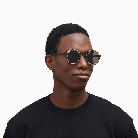 Mykita Phillys A23 Black / Cream Cook - Brown Solid