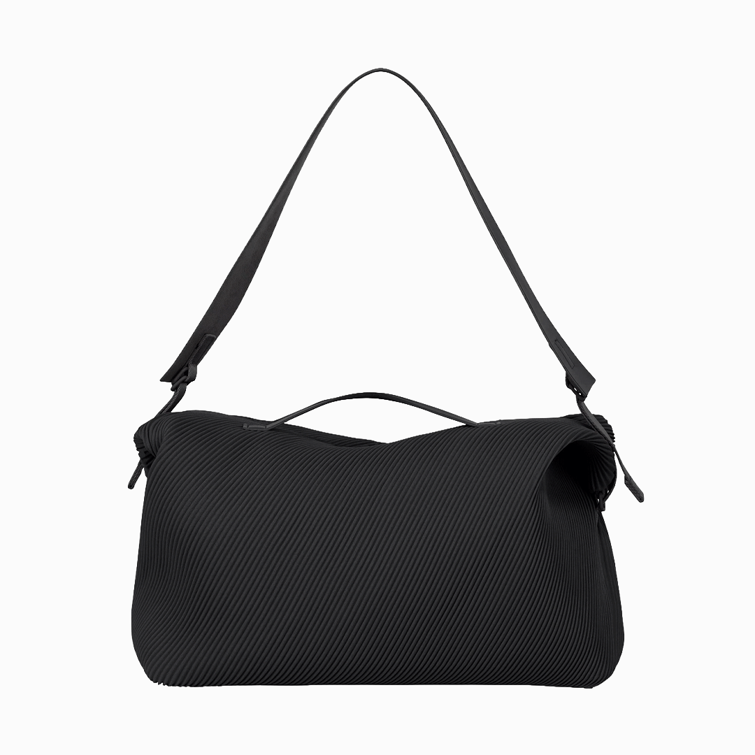 HOMME PLISSÉ PLEATS TRAVEL BAG HP66AG427.gif?v=1771245394