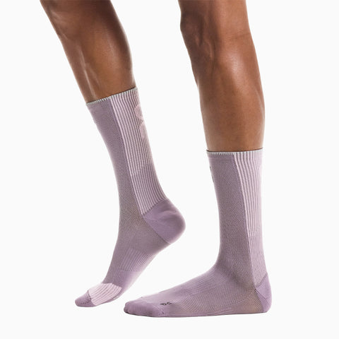 On Performance Run Sock High Dewberry | Sakura